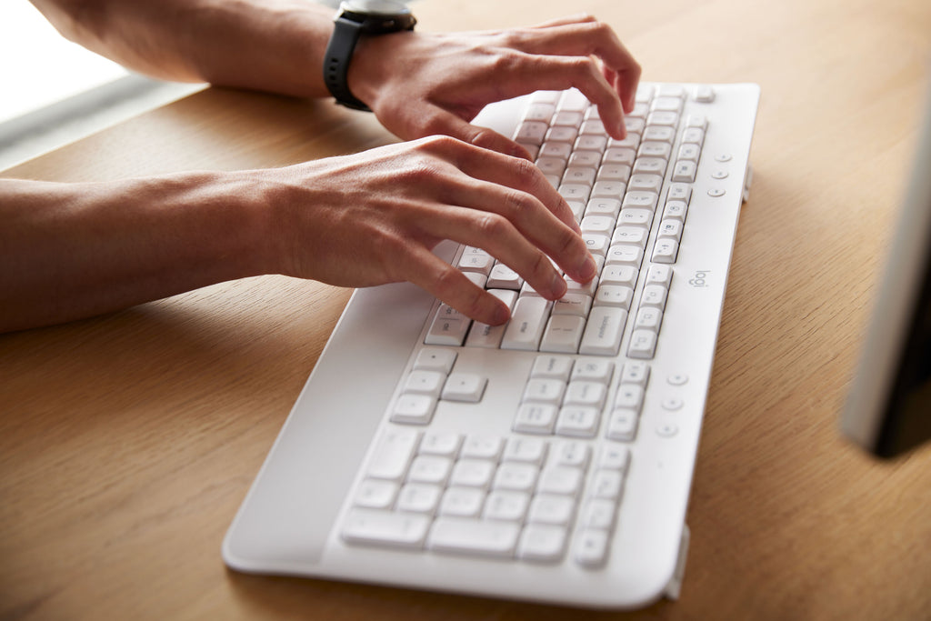 B-Keyboard & Mouse Logitech Wireless Combo MK650 white (DE) (920-011022)